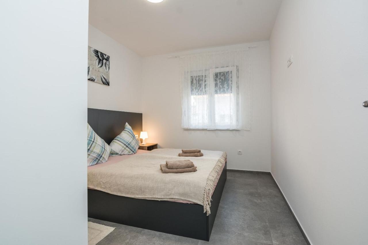 Apartment Spanic 1 Вир Екстер'єр фото