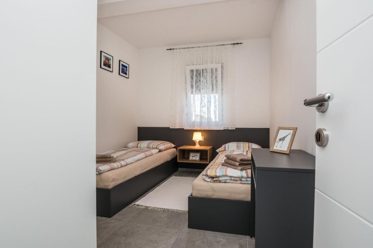 Apartment Spanic 1 Вир Екстер'єр фото