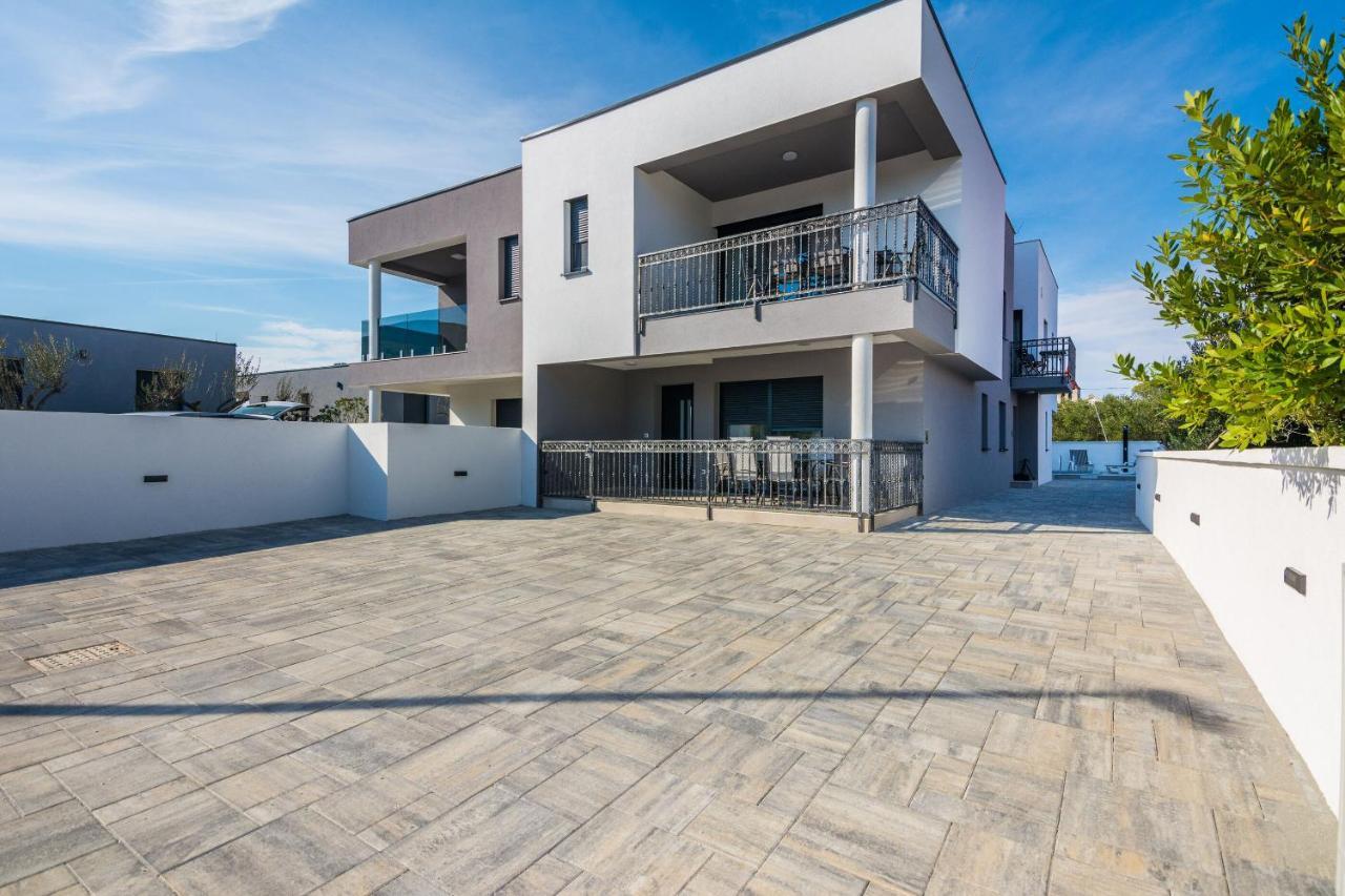 Apartment Spanic 1 Вир Екстер'єр фото